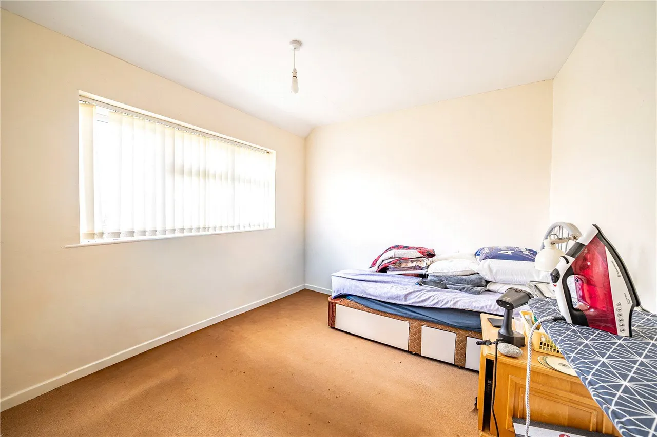 Stonegate Road, Leeds, LS17, photo 5