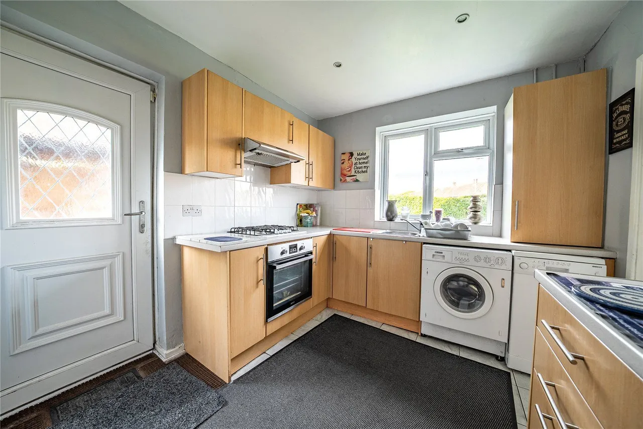 Stonegate Road, Leeds, LS17, photo 10