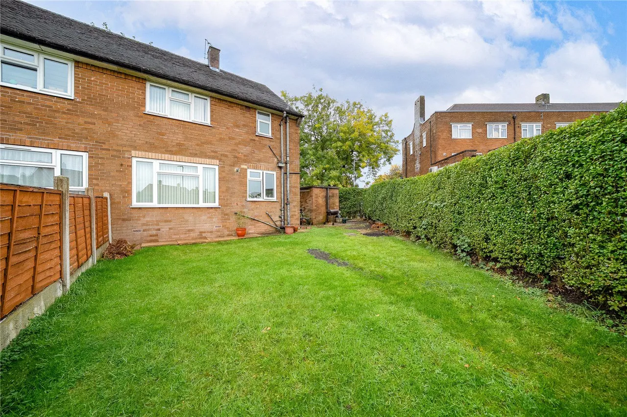 Stonegate Road, Leeds, LS17, photo 9