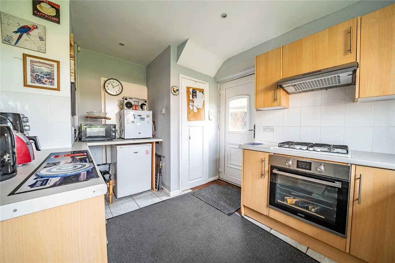 Stonegate Road, Leeds, LS17, photo 13