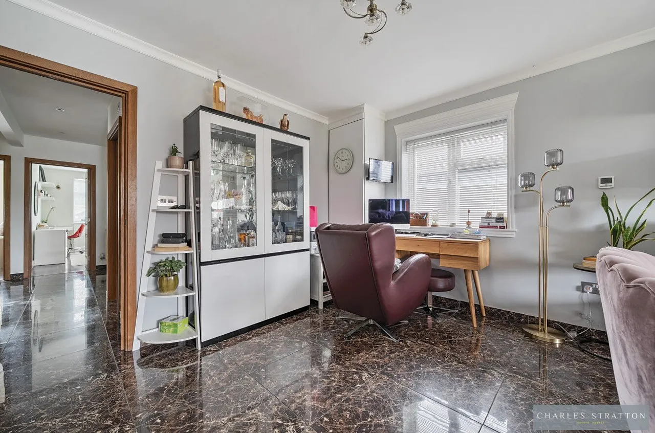 Romford, RM3, photo 12