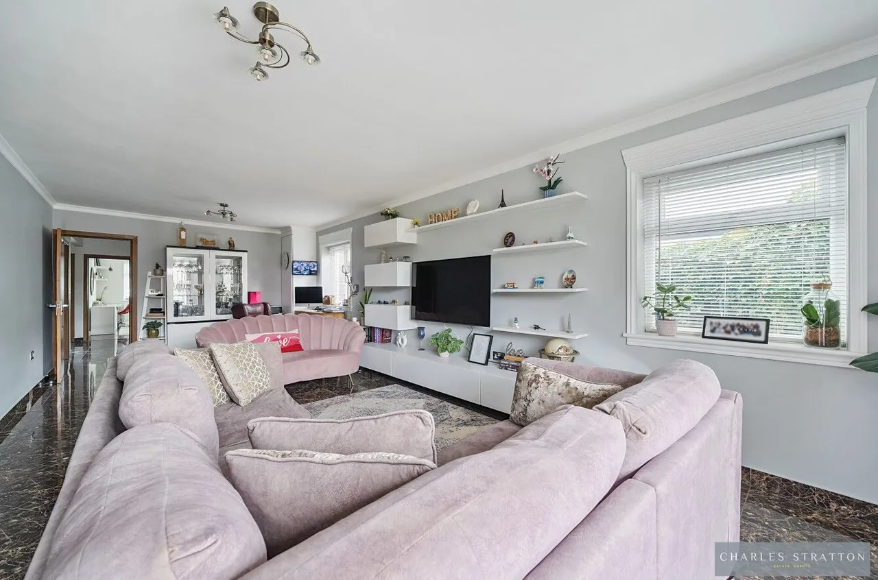 Romford, RM3, photo 11