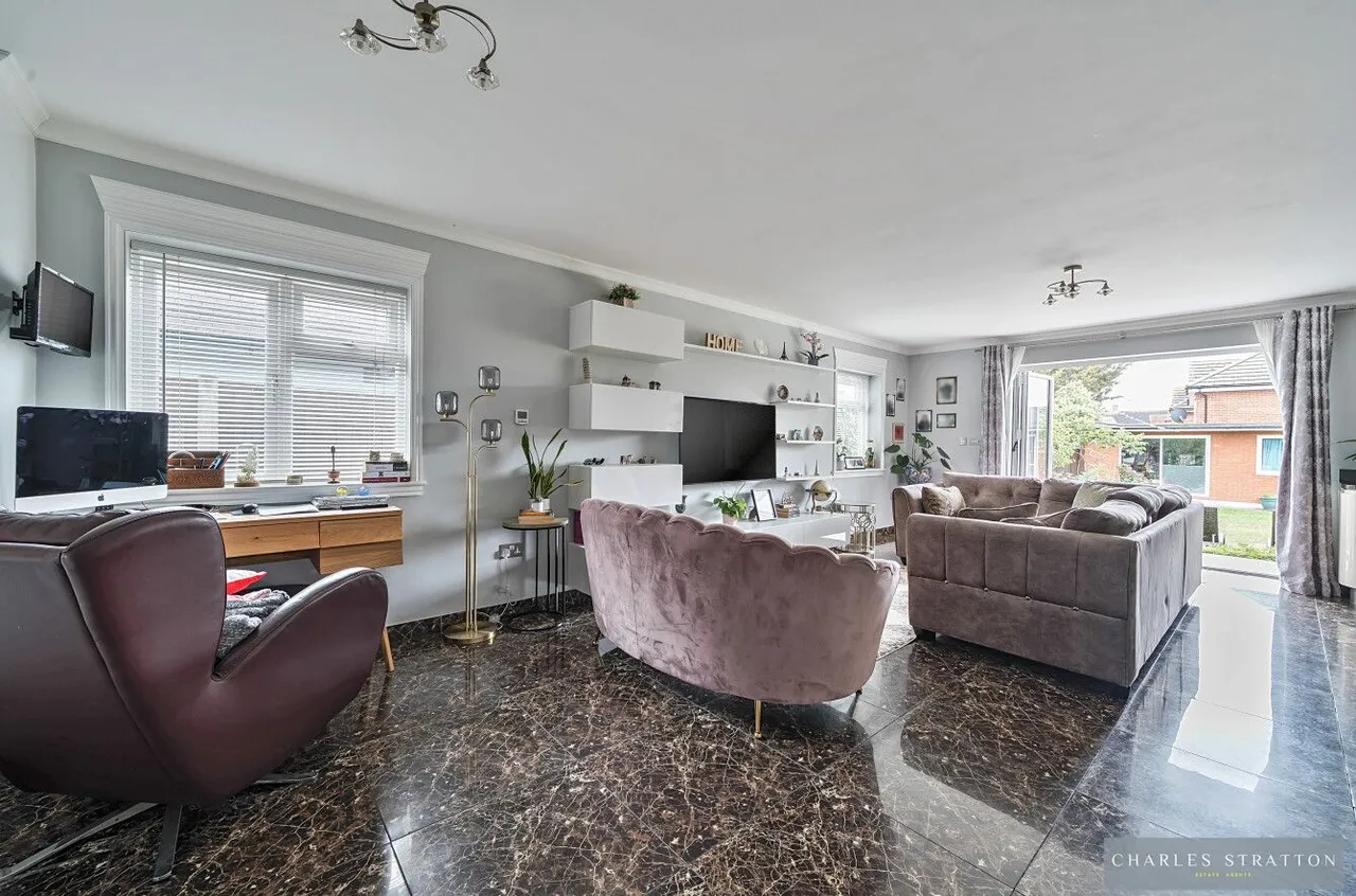 Romford, RM3, photo 10