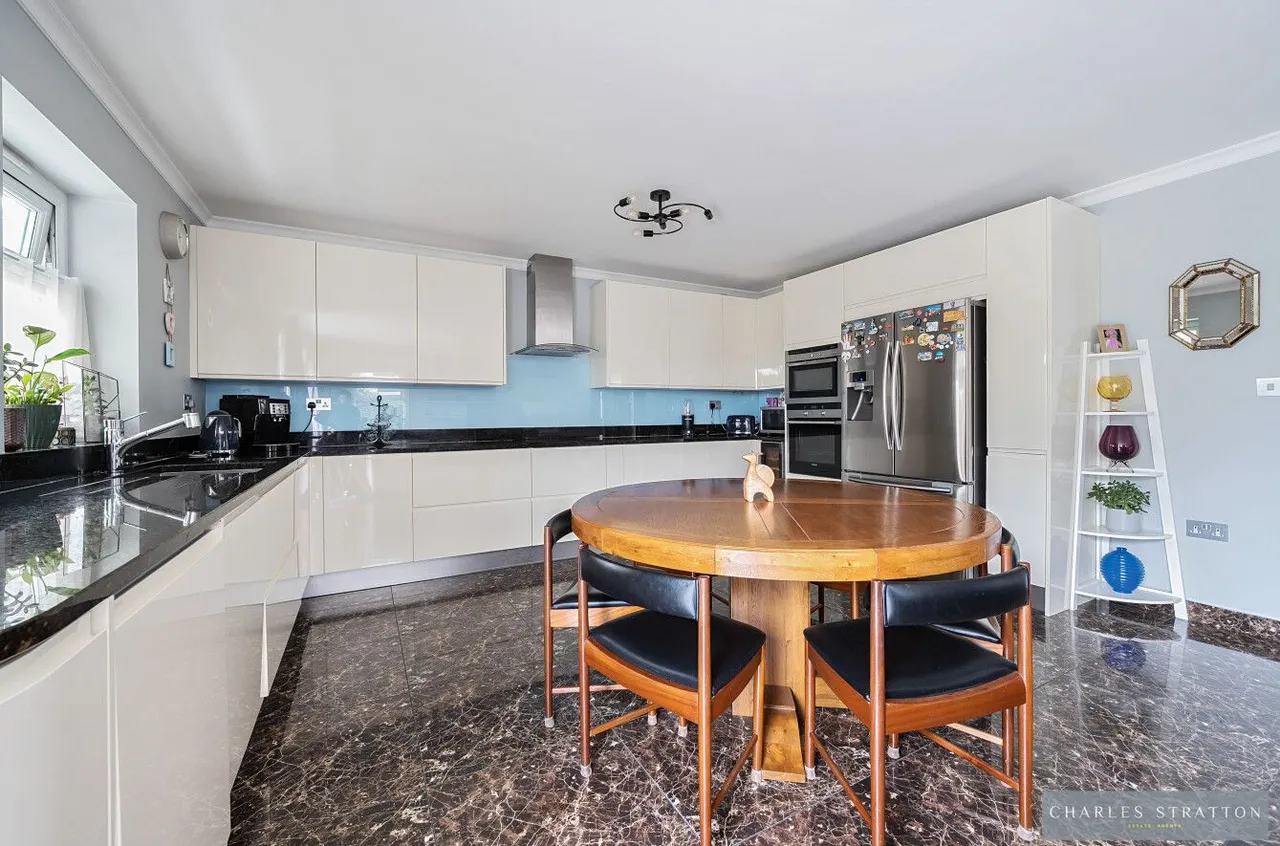 Romford, RM3, photo 14