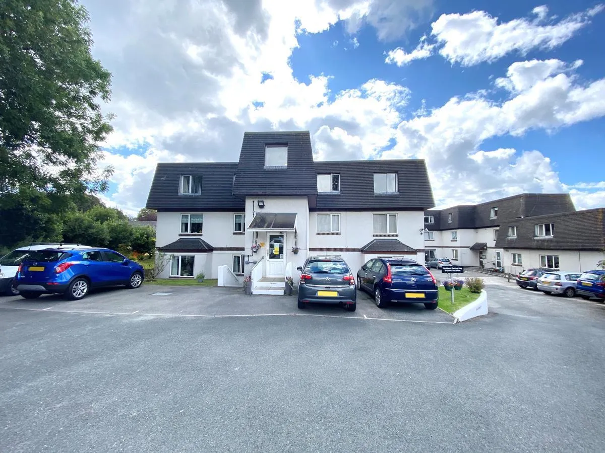 2 bed flat for sale, Trevarthian Road, St. Austell