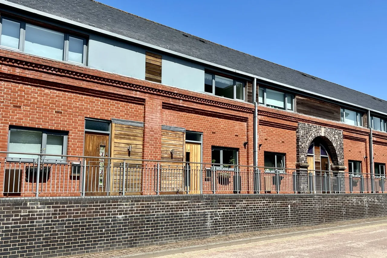 2 bed house for sale — Basin Road, Worcester, WR5 3GA