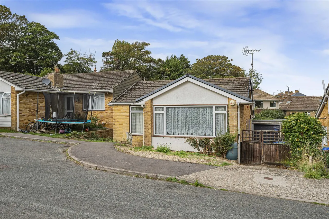 Brooks Close, Newhaven, photo 25