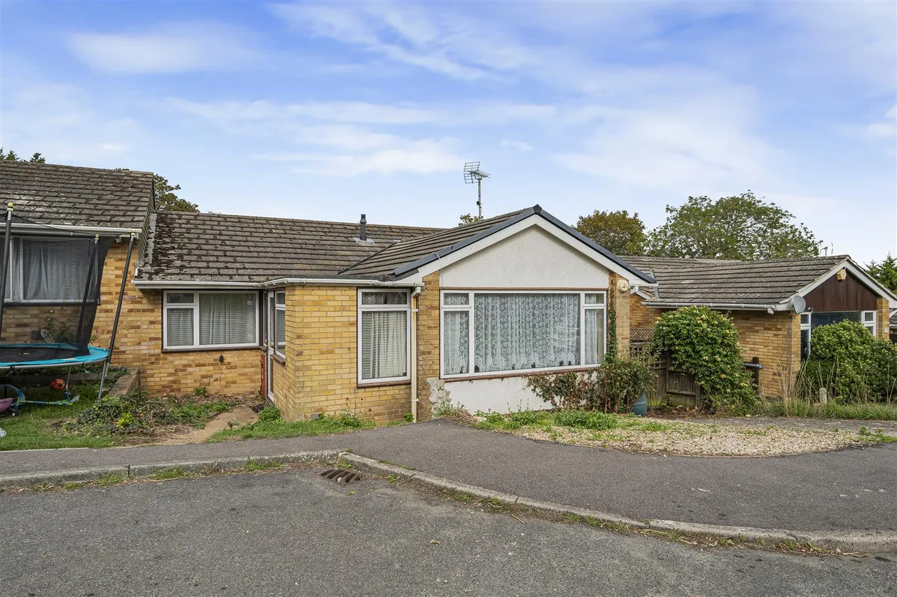 3 bed house for sale, Brooks Close, Newhaven