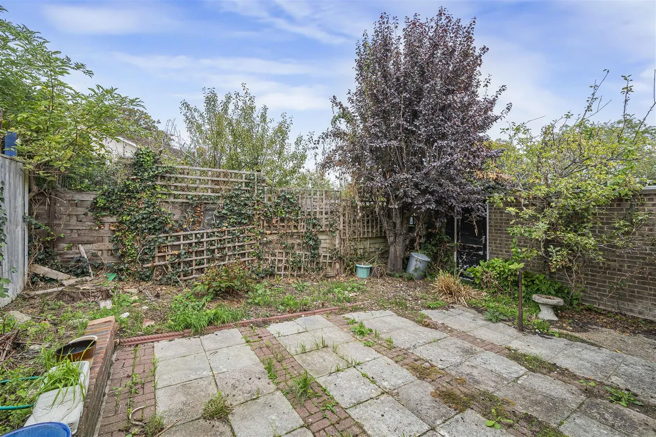 Brooks Close, Newhaven, photo 3
