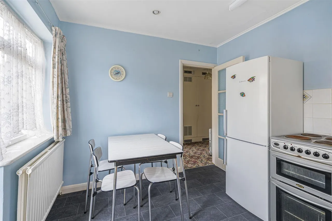 Brooks Close, Newhaven, photo 19