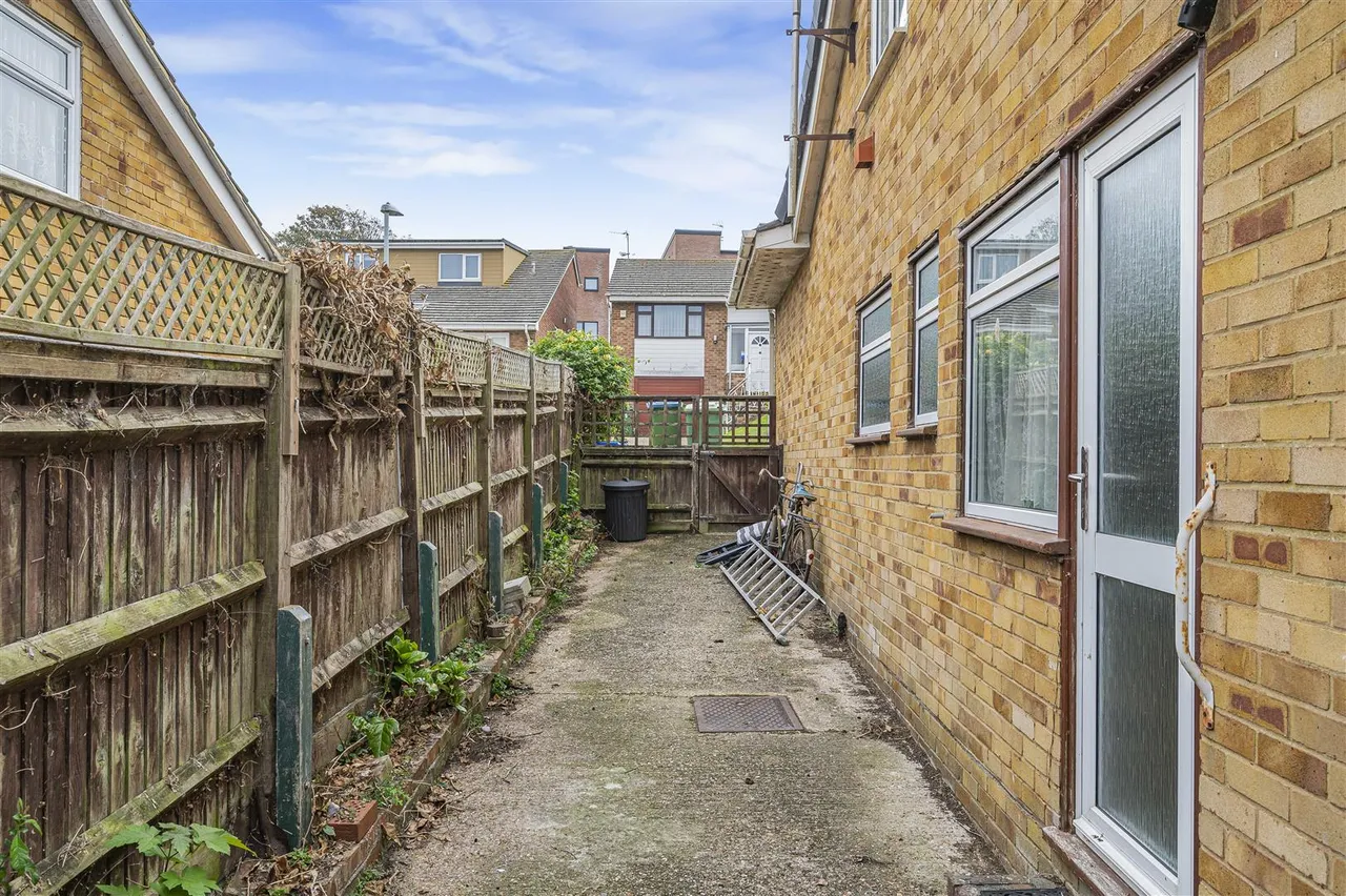 Brooks Close, Newhaven, photo 23