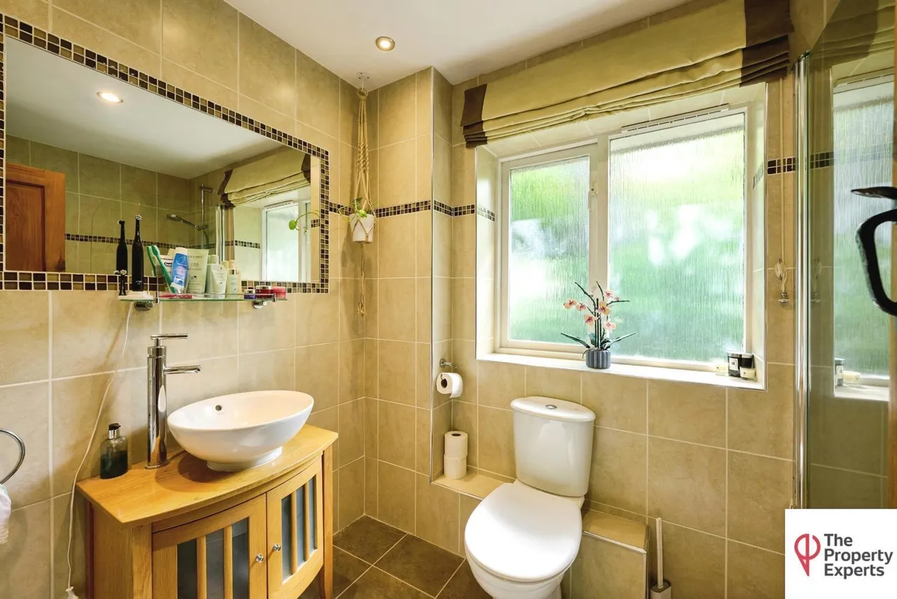 Hermitage Road, Kenley, Surrey, CR8, photo 15