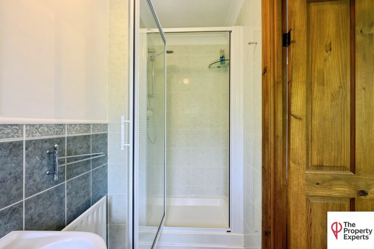 Hermitage Road, Kenley, Surrey, CR8, photo 16
