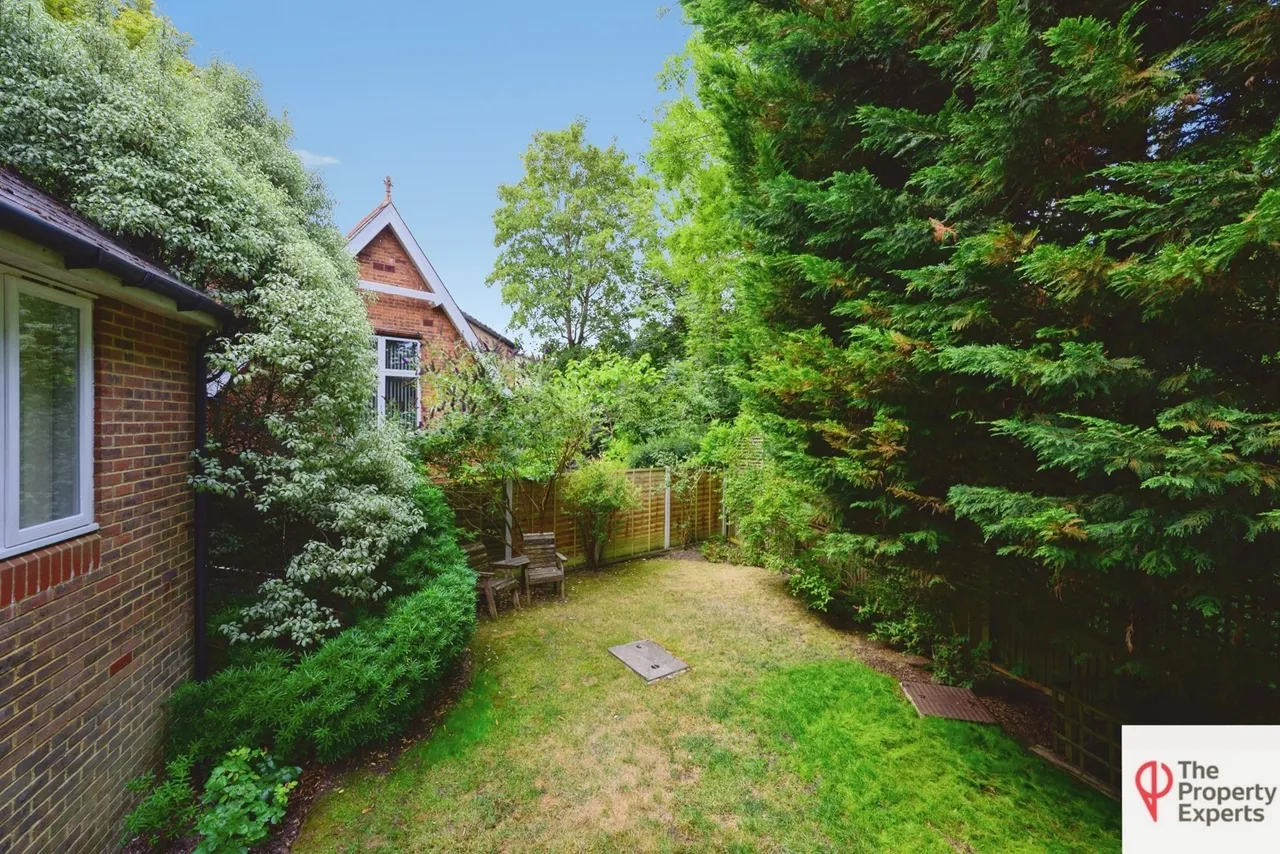 Hermitage Road, Kenley, Surrey, CR8, photo 25