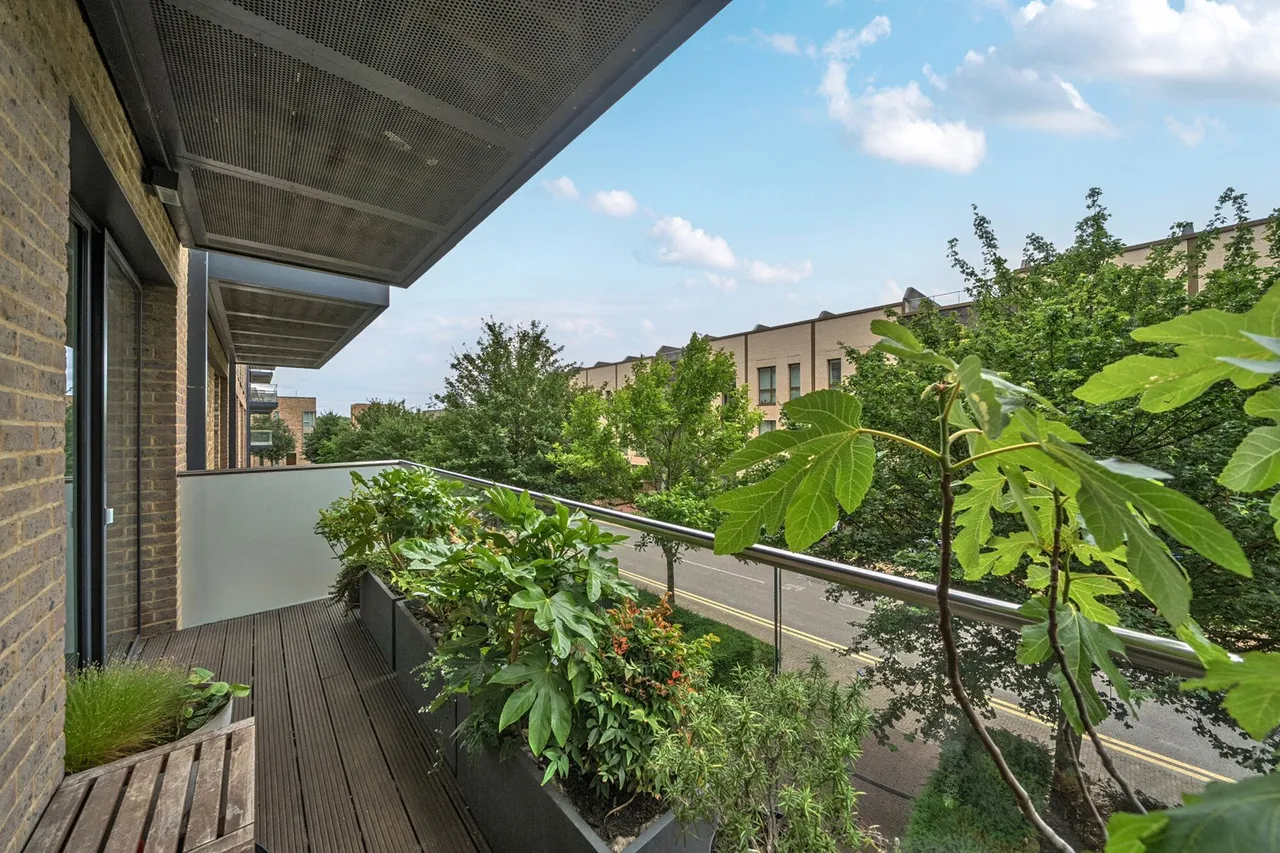 2 bed flat for sale — Handley Drive, SE3