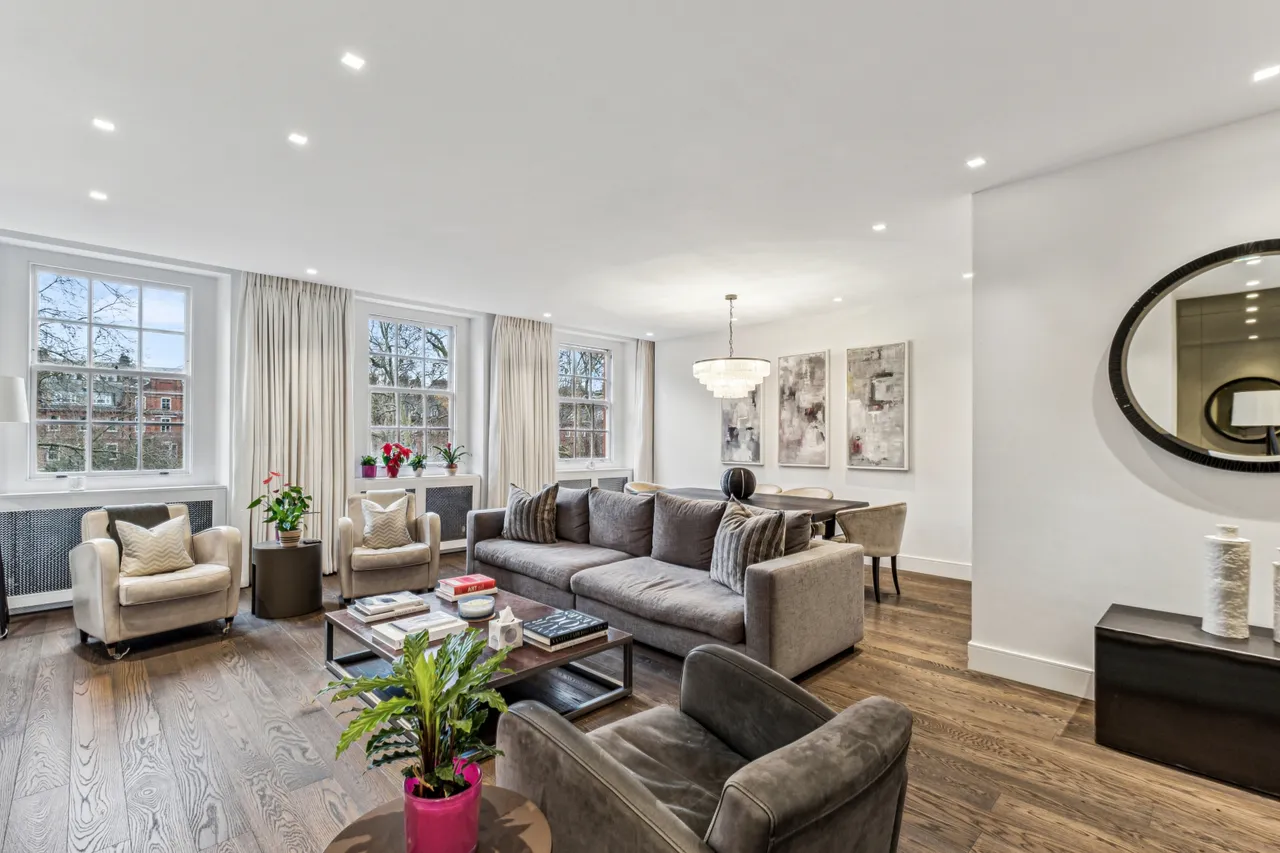 3 bed flat for sale, Cadogan Square, Knightsbridge, SW1X