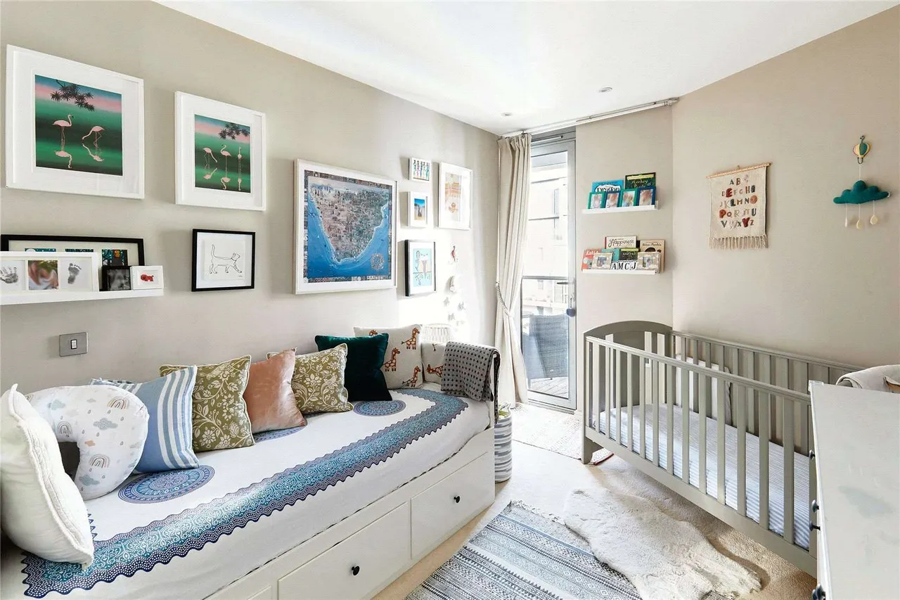 Eastfields Avenue, London, SW18 1LP, photo 7