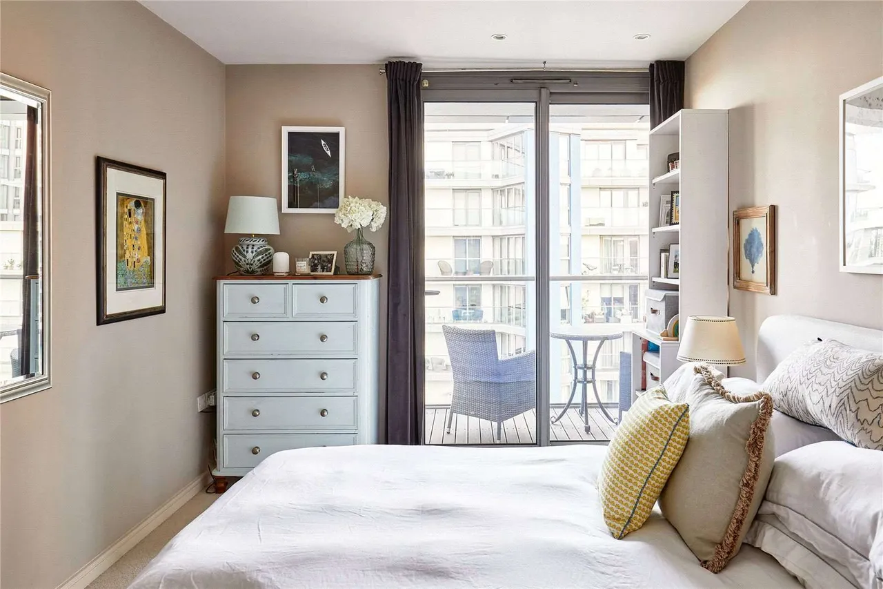 Eastfields Avenue, London, SW18 1LP, photo 5