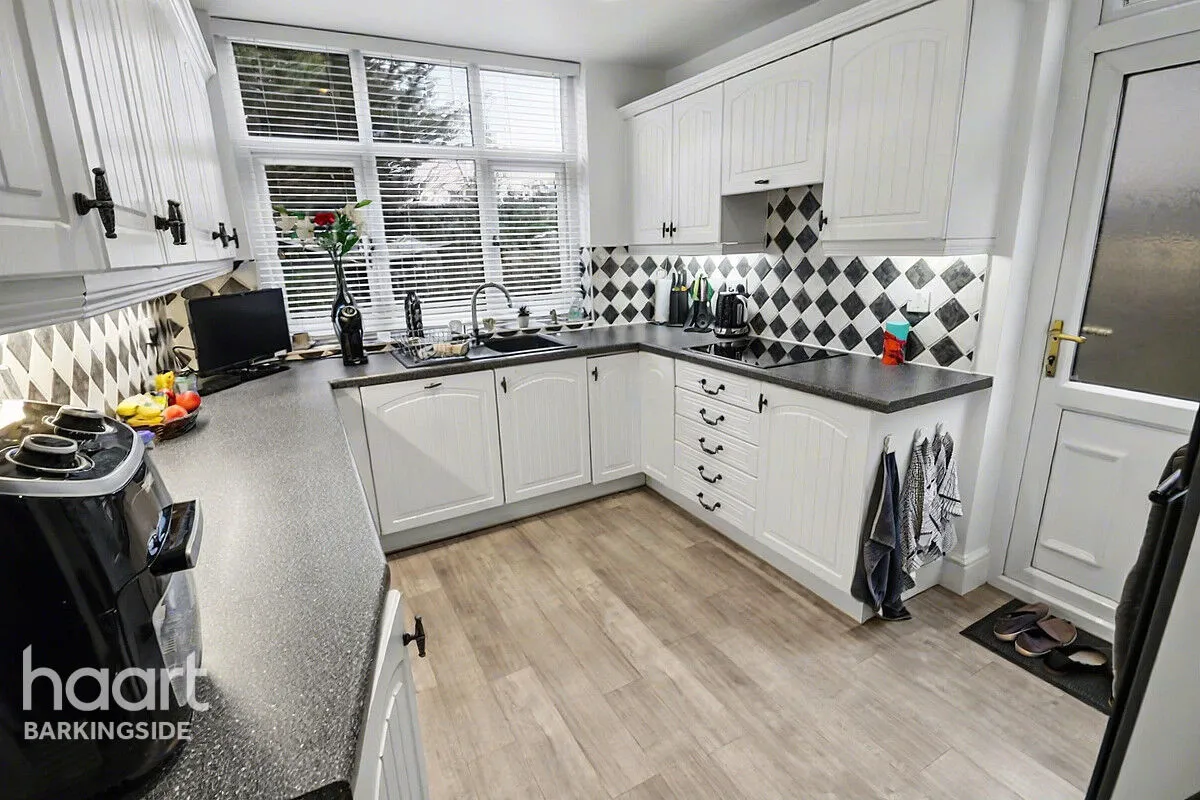 Sunnymede Drive, Barkingside, IG6, photo 4
