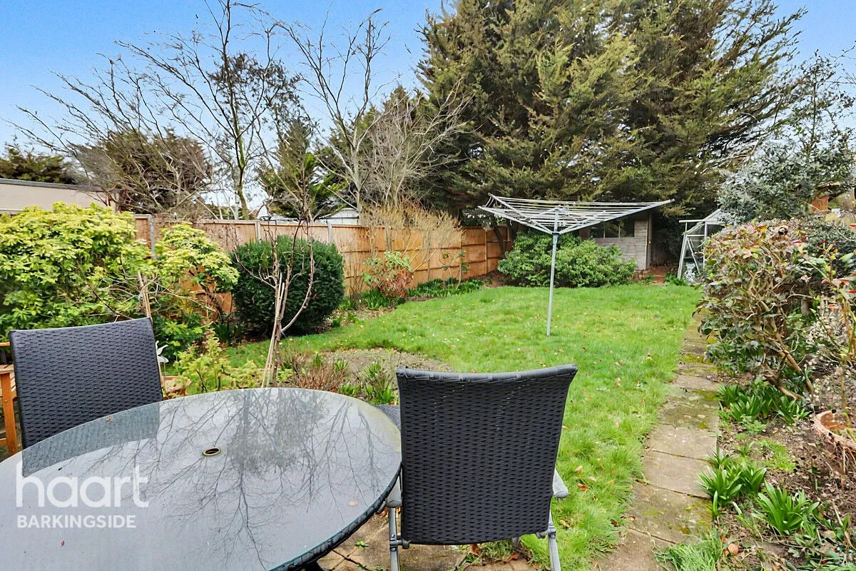 Sunnymede Drive, Barkingside, IG6, photo 20