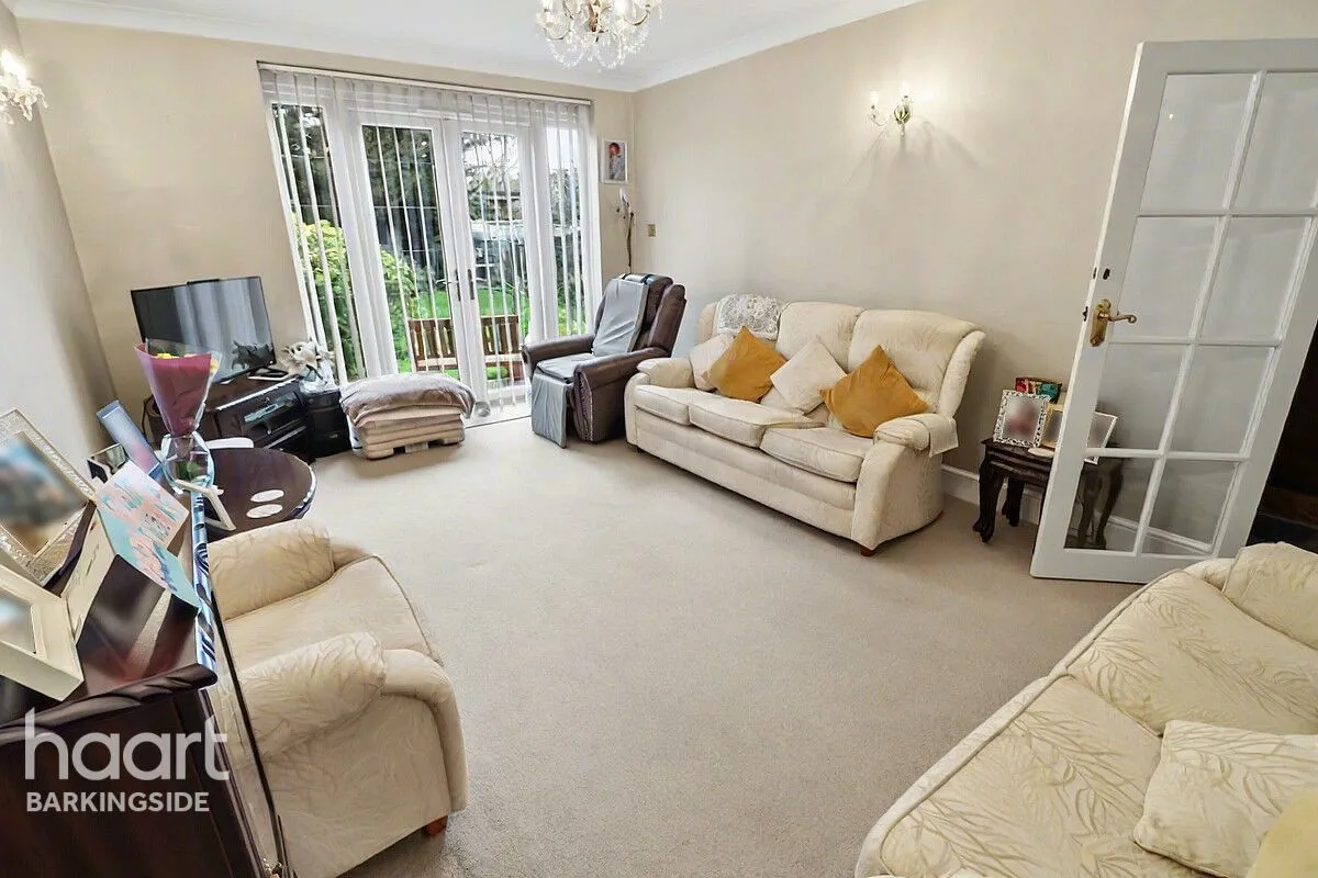 Sunnymede Drive, Barkingside, IG6, photo 8