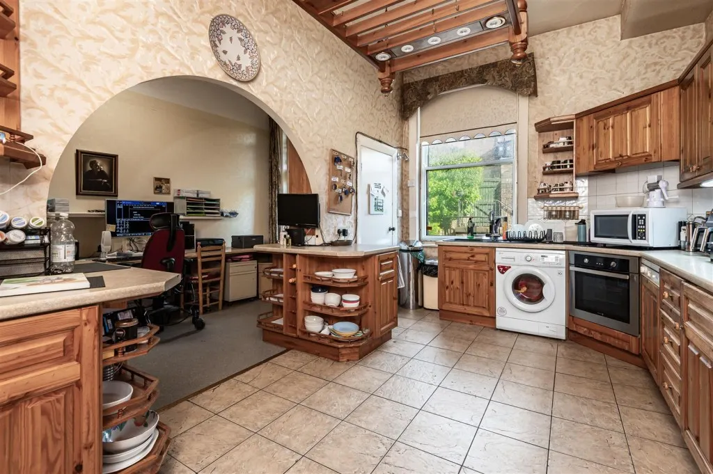 Park Drive, Huddersfield, HD1, photo 13
