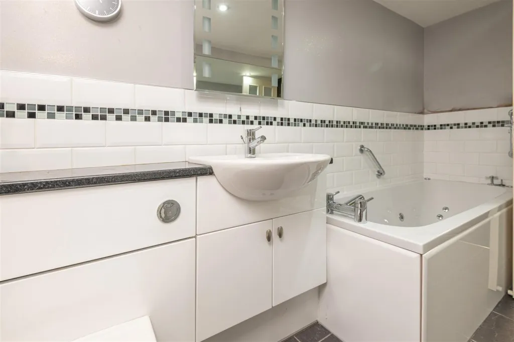 Park Drive, Huddersfield, HD1, photo 47