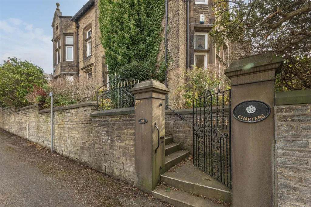 Park Drive, Huddersfield, HD1, photo 3