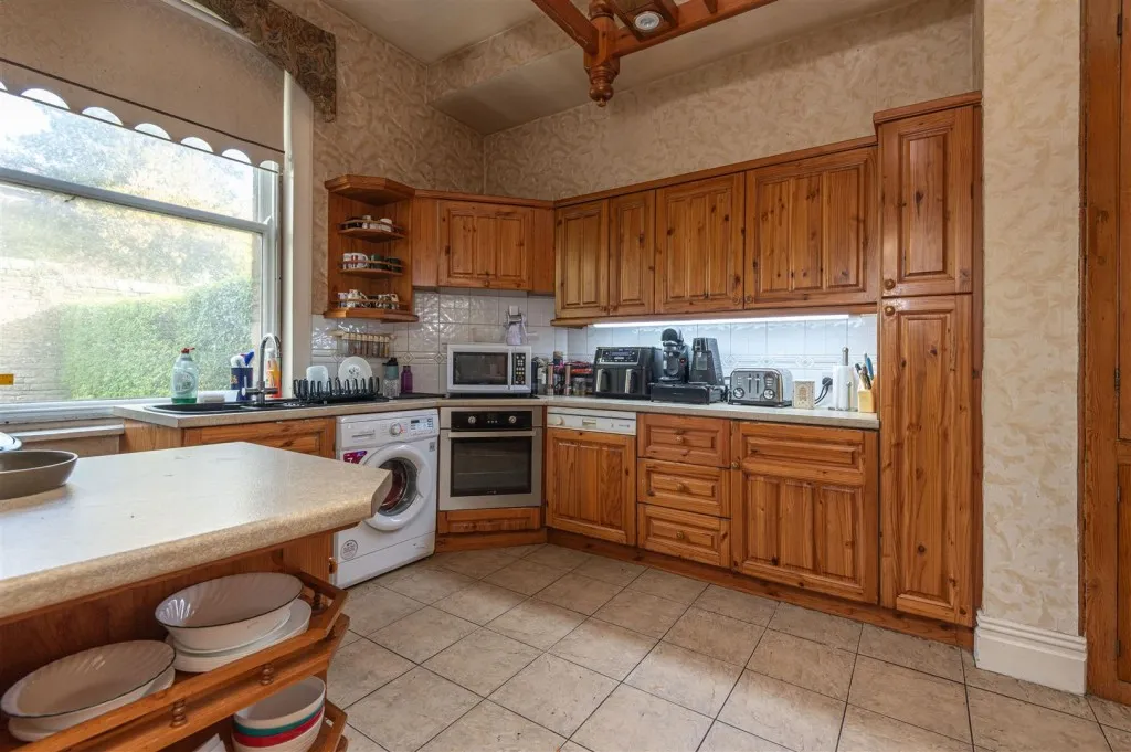 Park Drive, Huddersfield, HD1, photo 14