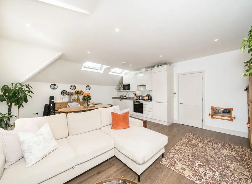 Lingfield Avenue, Kingston Upon Thames, KT1, photo 2
