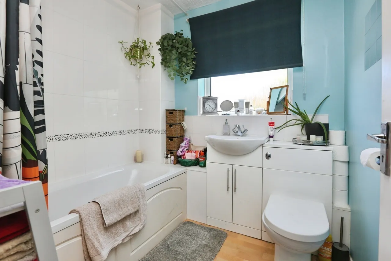 Dandelion Close, Gosport, PO13, photo 5