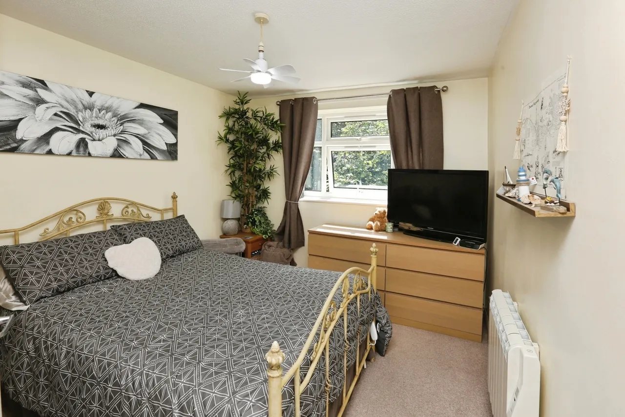 Dandelion Close, Gosport, PO13, photo 8