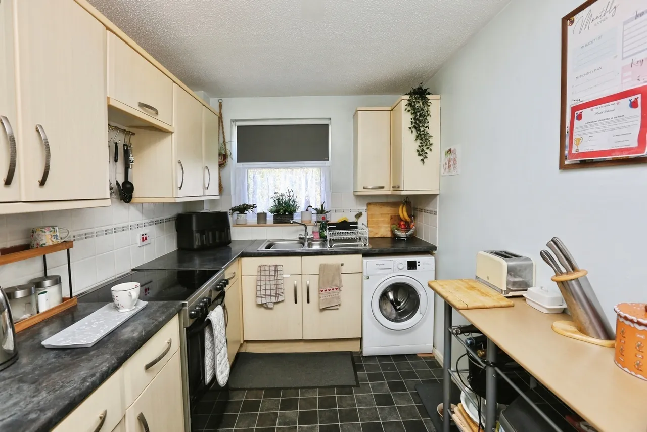Dandelion Close, Gosport, PO13, photo 6