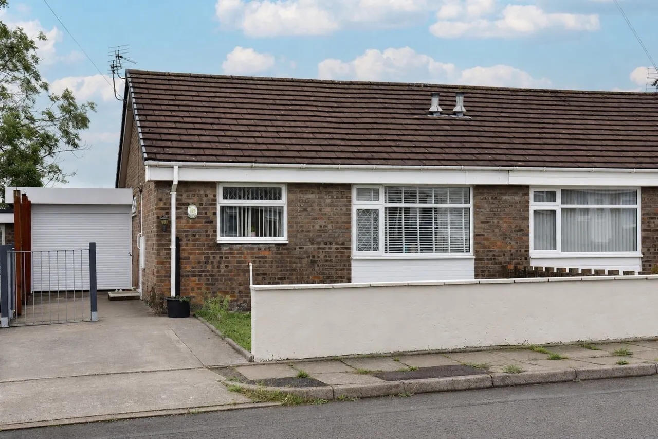 2 bed house for sale, Westward Place, Bridgend, CF31