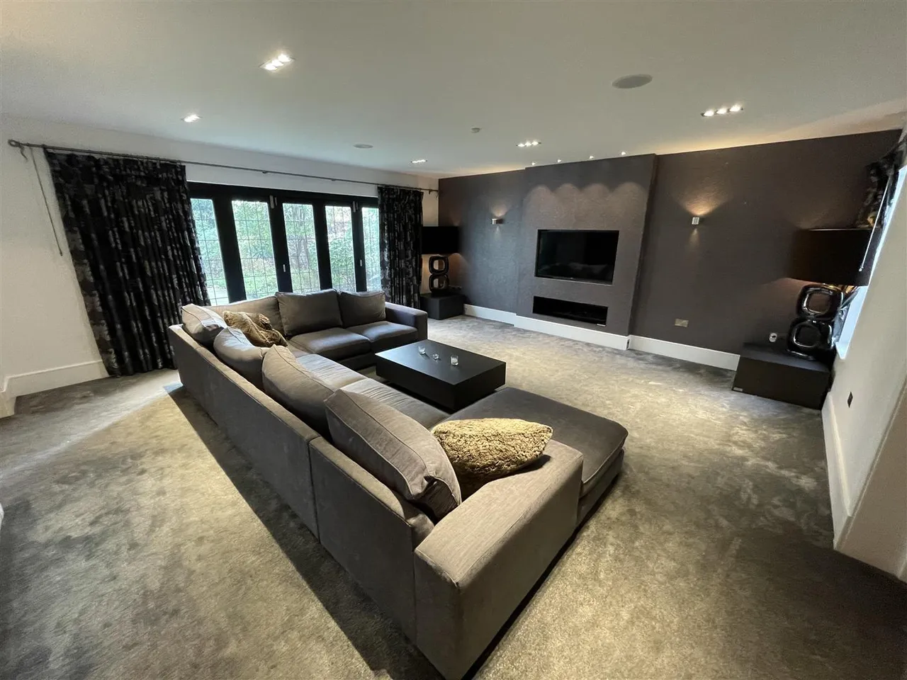 Bow Green Road, Bowdon, WA14, photo 3