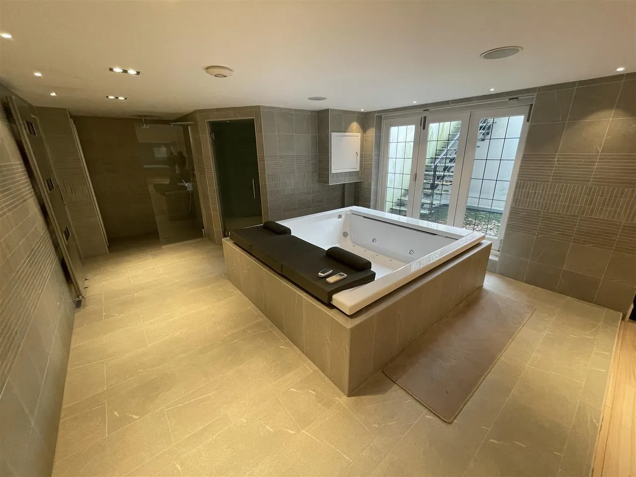Bow Green Road, Bowdon, WA14, photo 9
