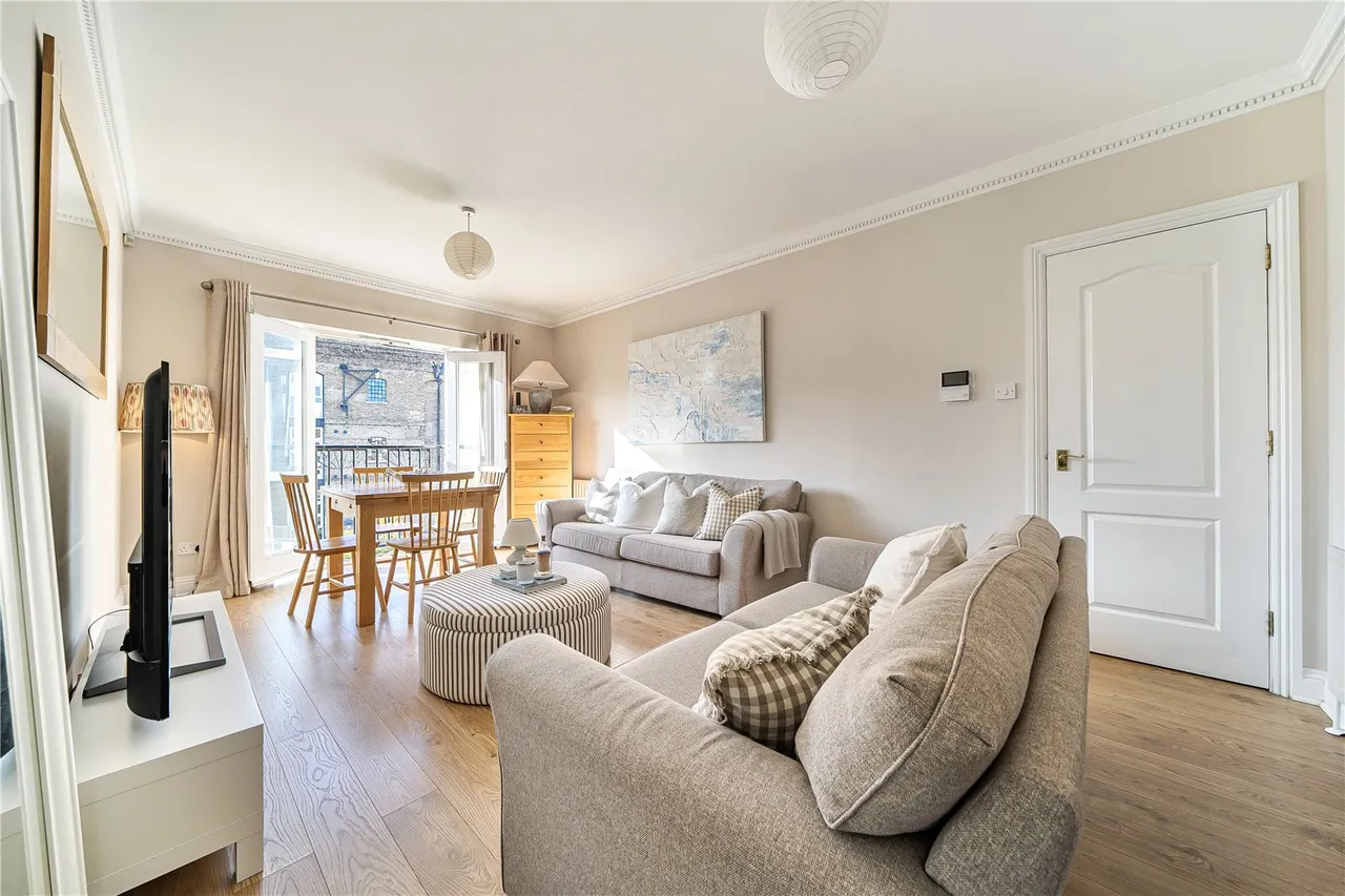 3 bed flat for sale, Leathermarket Court, London, SE1