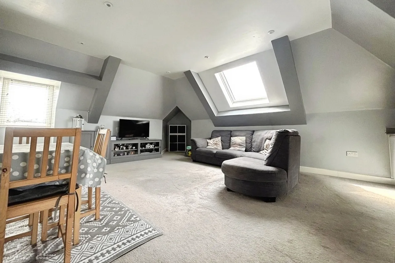 London Road, Hook, Hampshire, RG27 9DY, photo 2