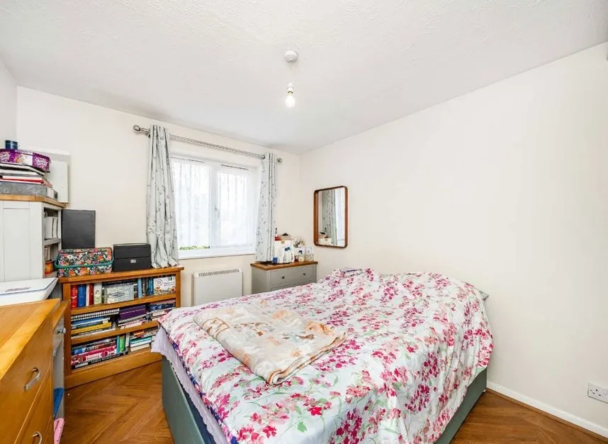 Redford Close, Feltham, TW13, photo 3