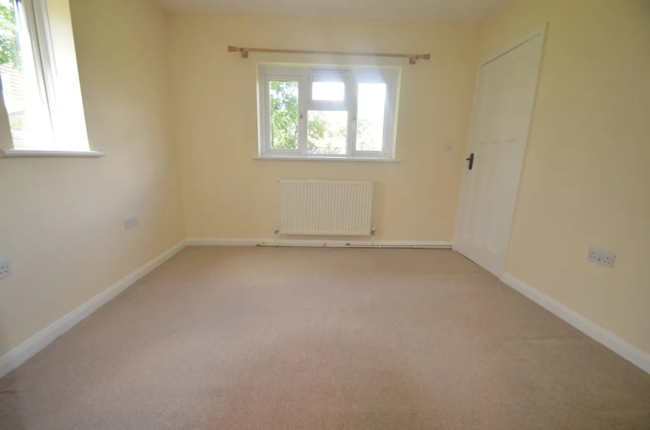 Clockhouse Lane, Ashford, photo 9