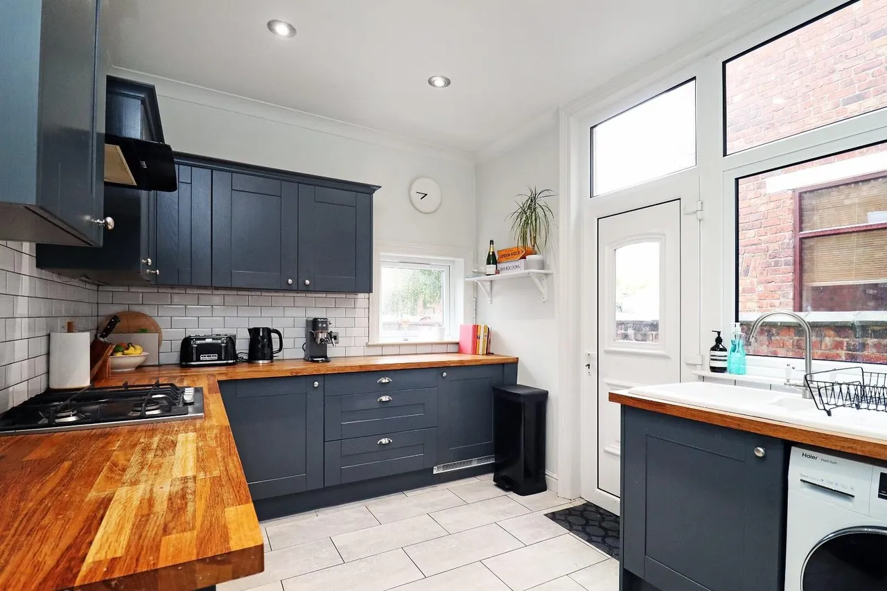 Poplar Avenue, Altrincham, Cheshire WA14 1LF, photo 4
