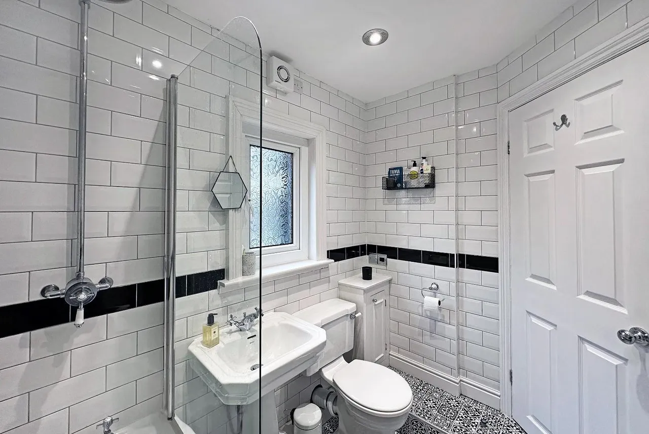 Poplar Avenue, Altrincham, Cheshire WA14 1LF, photo 18