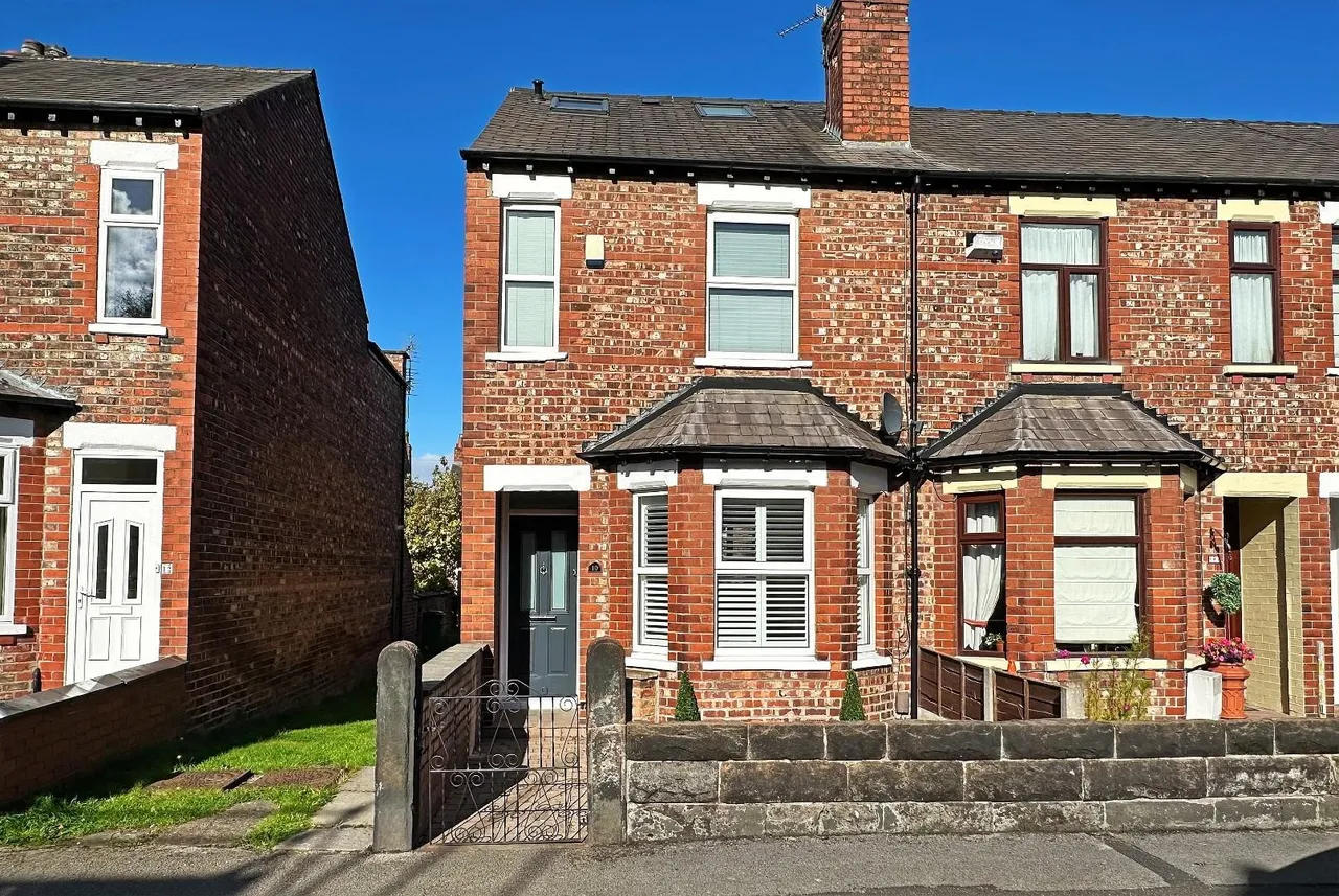 4 bed house for sale — Poplar Avenue, Altrincham, Cheshire WA14 1LF