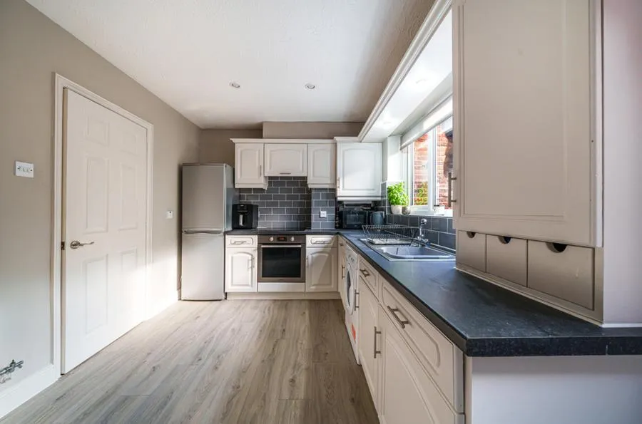 Kingsmead Road, High Wycombe, HP11, photo 15