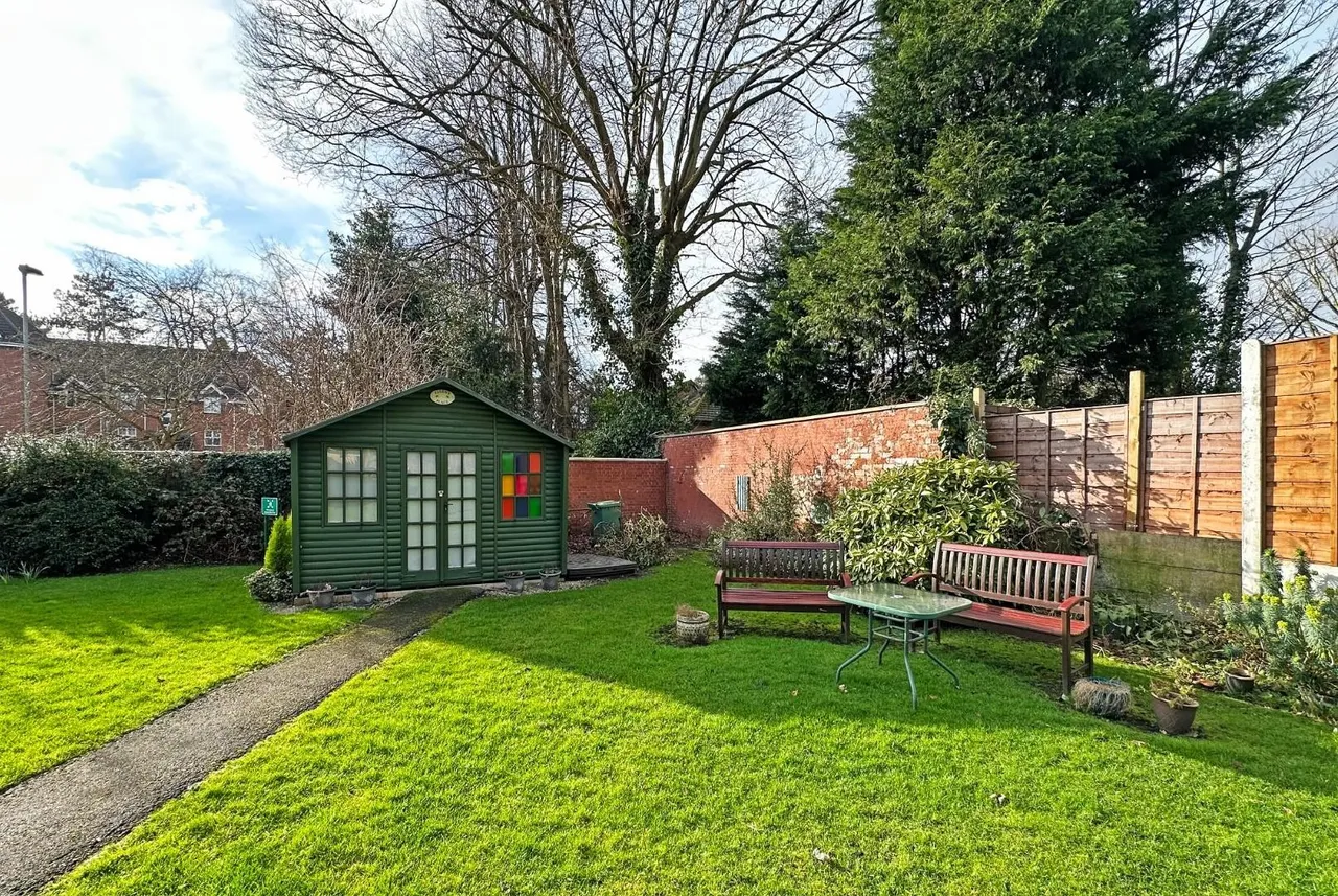 Cotteril Close, Brooklands, Manchester M23 9HY, photo 16