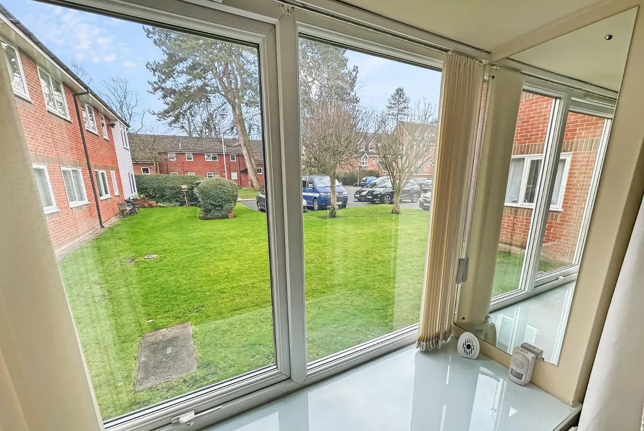 Cotteril Close, Brooklands, Manchester M23 9HY, photo 6