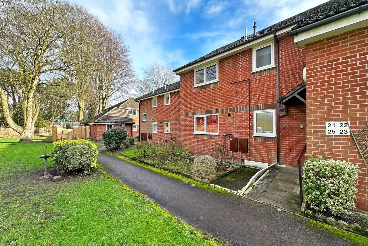 Cotteril Close, Brooklands, Manchester M23 9HY, photo 15