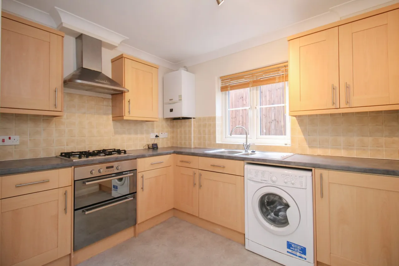 Reading Road South, Fleet, GU52, photo 4