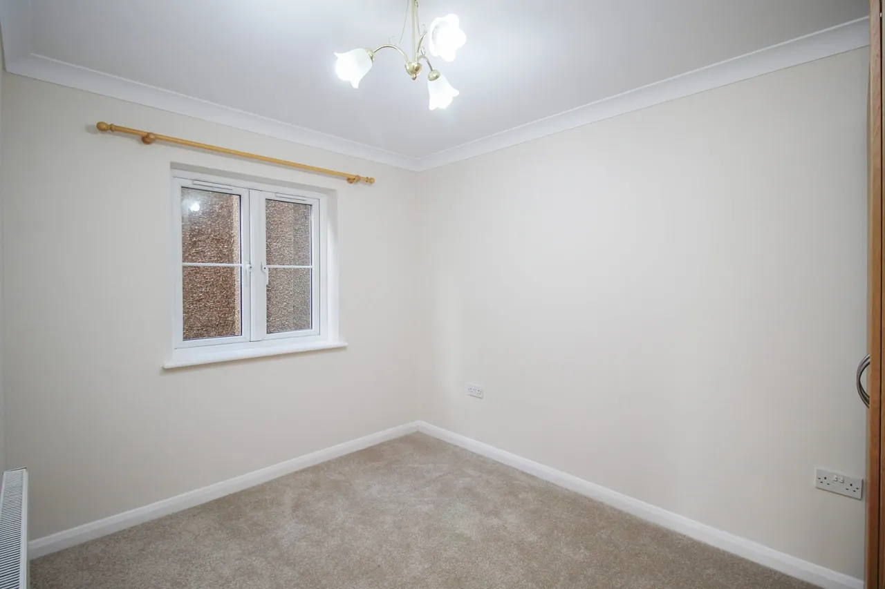 Reading Road South, Fleet, GU52, photo 8