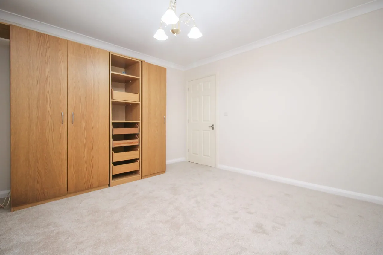 Reading Road South, Fleet, GU52, photo 6